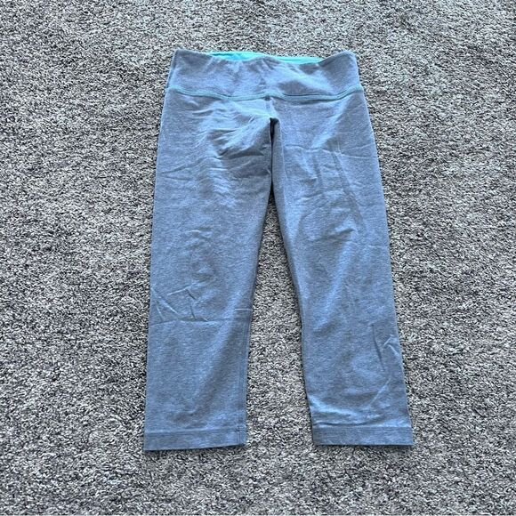 Lululemon Women Size 6 Gray Cropped Leggings Athletic - Picture 1 of 6